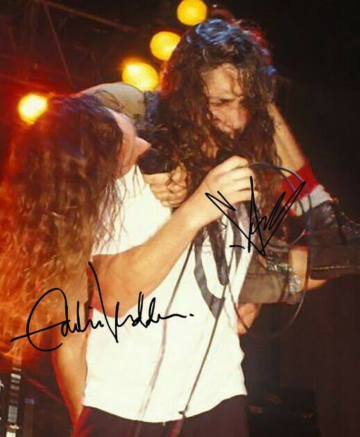 EDDIE VEDDER & CHRIS CORNELL SIGNED PHOTO 8X10 RP PEARL JAM SOUNDGARDEN SINGERS
