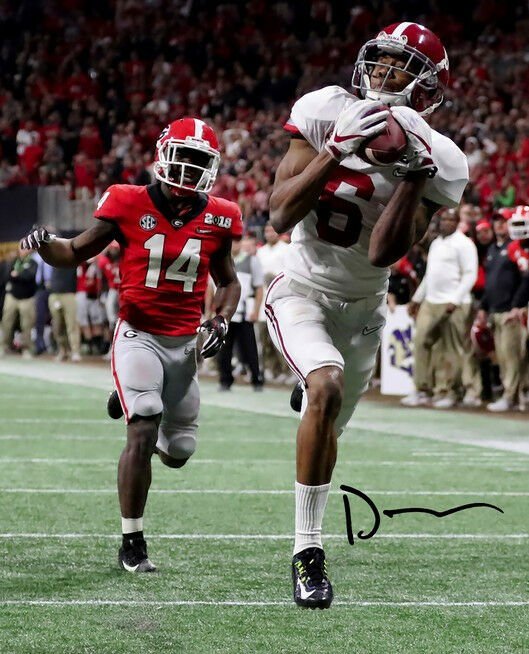 * DEVONTA SMITH SIGNED PHOTO 8X10 RP AUTOGRAPHED VS ALABAMA THE CATCH