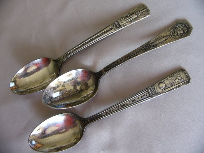 Silverplate SOUVENIR Spoons NEW YORK WORLD'S FAIR GOLDEN GATE FORT