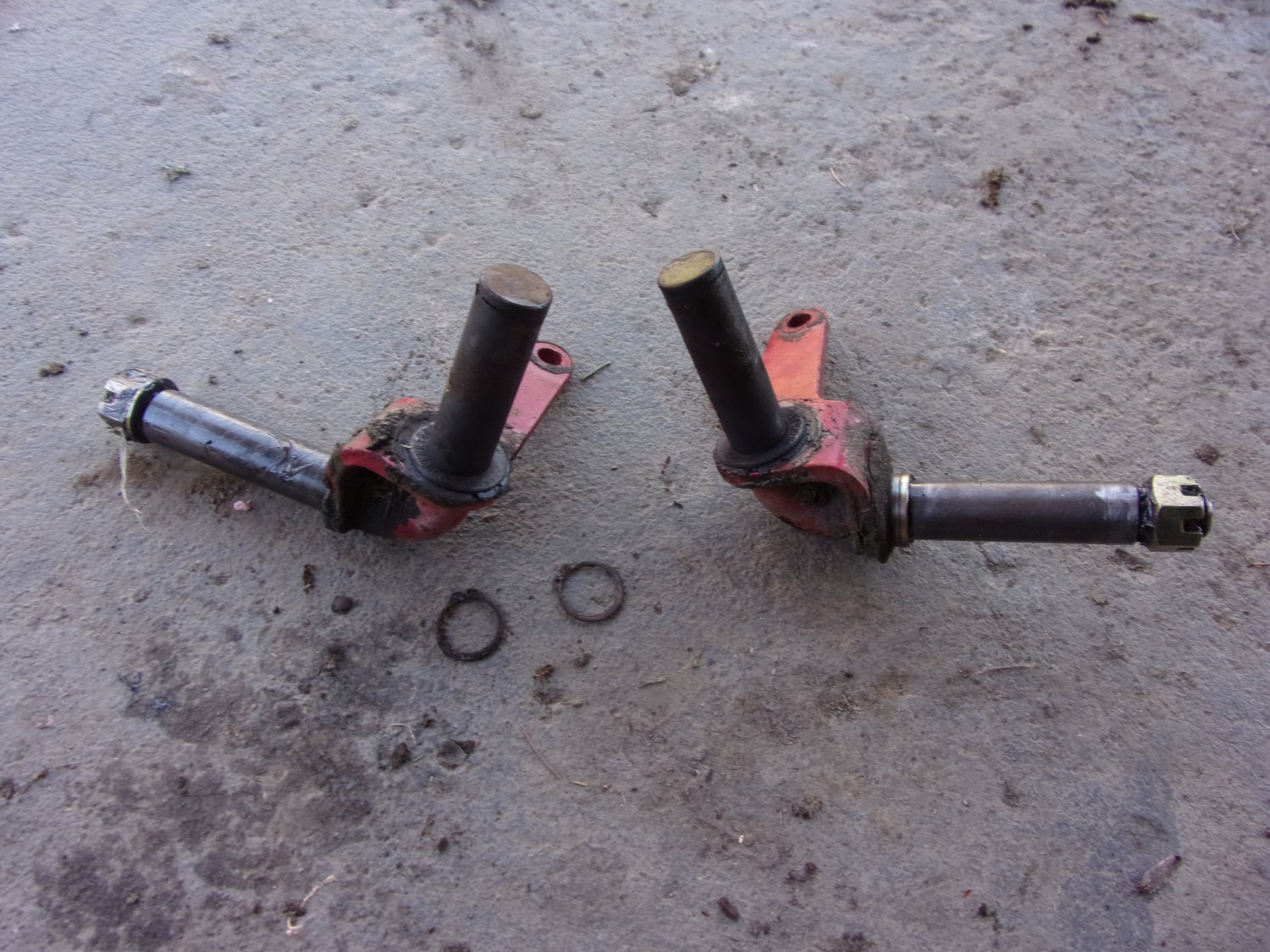 Wheel Horse 520H Front Axle Spindles