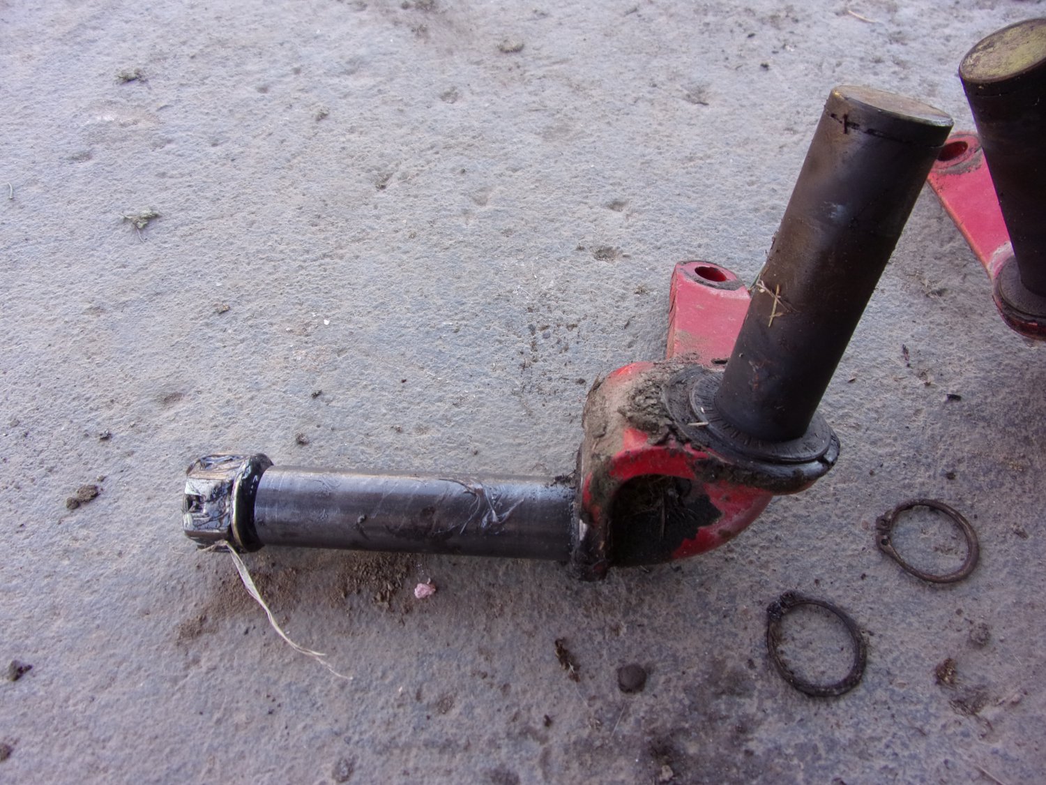 Wheel Horse 520H Front Axle Spindles