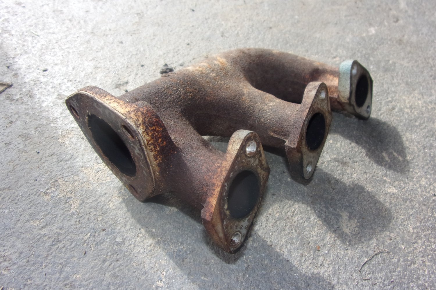 Kubota G6200 Exhaust Manifold