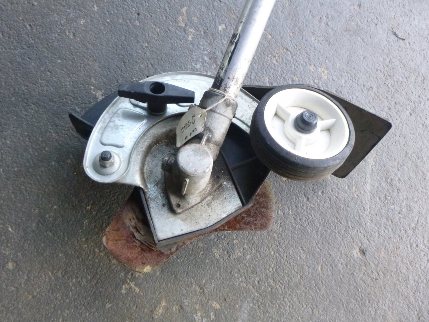 John Deere Edger Attachment UT15518