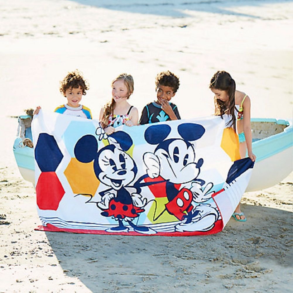 Disney Store Minnie Mickey Summer Fun Beach Towel 2017
