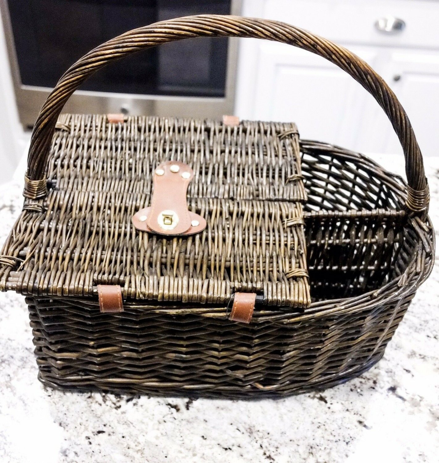 Cute Wicker Picnic Basket With Compartments