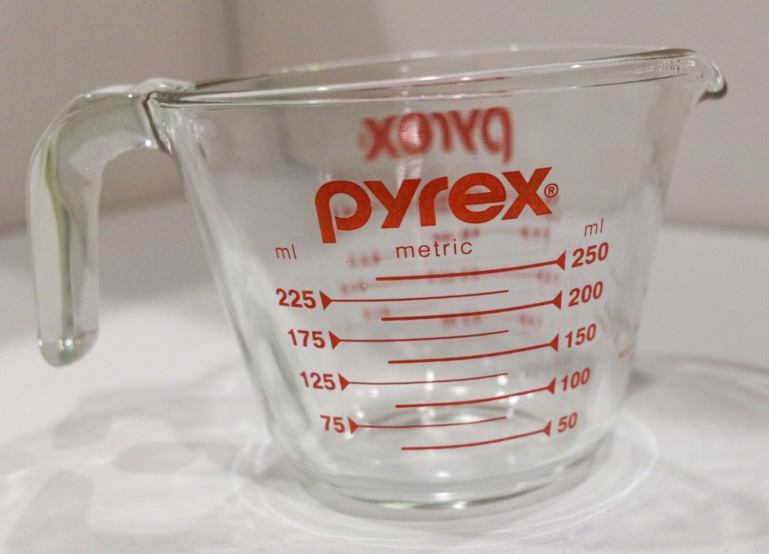 Vintage Pyrex Measuring 1 Cup / 250 ML Measuring Cup