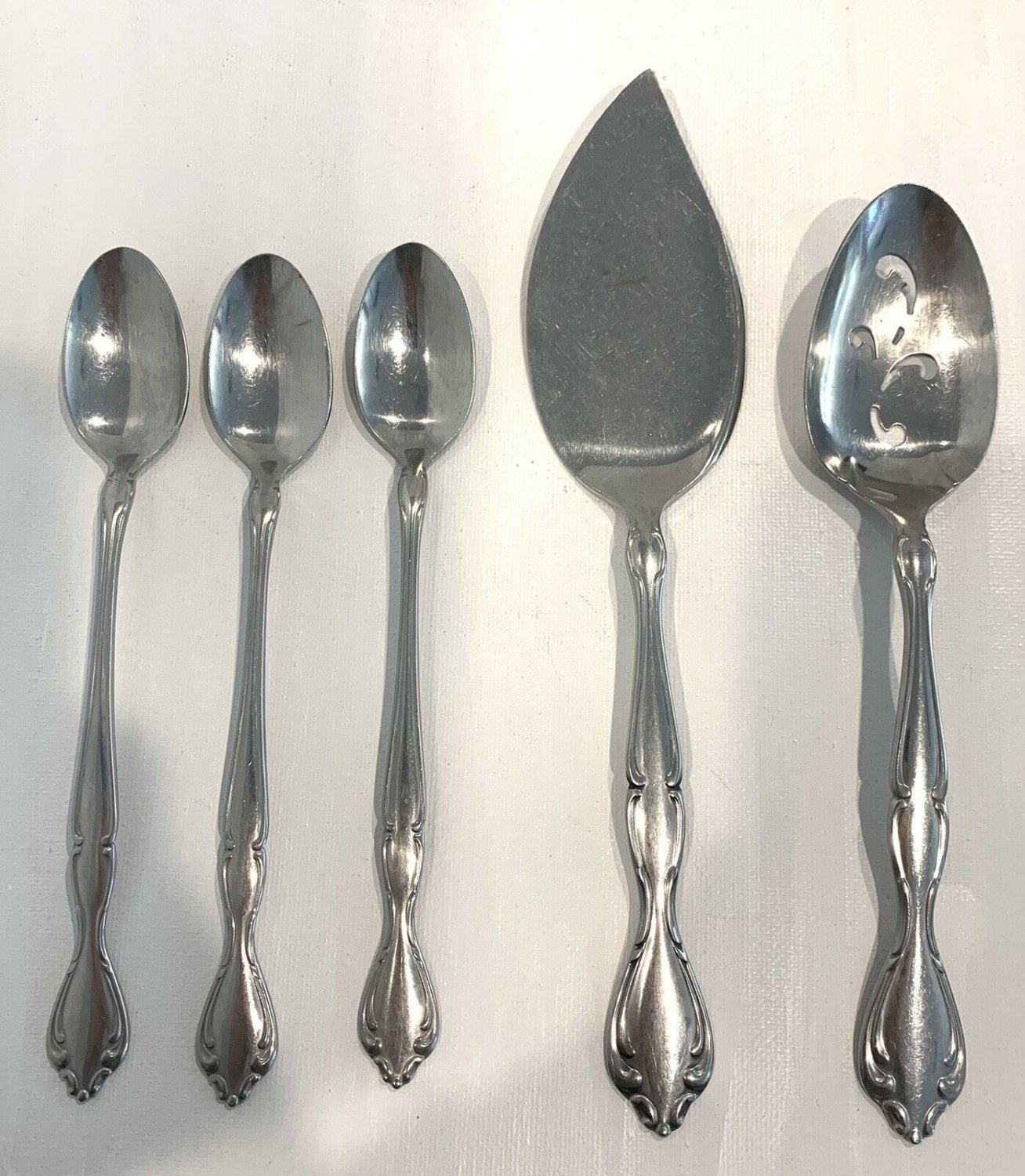Oneida Cantana Stainless Flatware Lot of Spoons & Pie Server