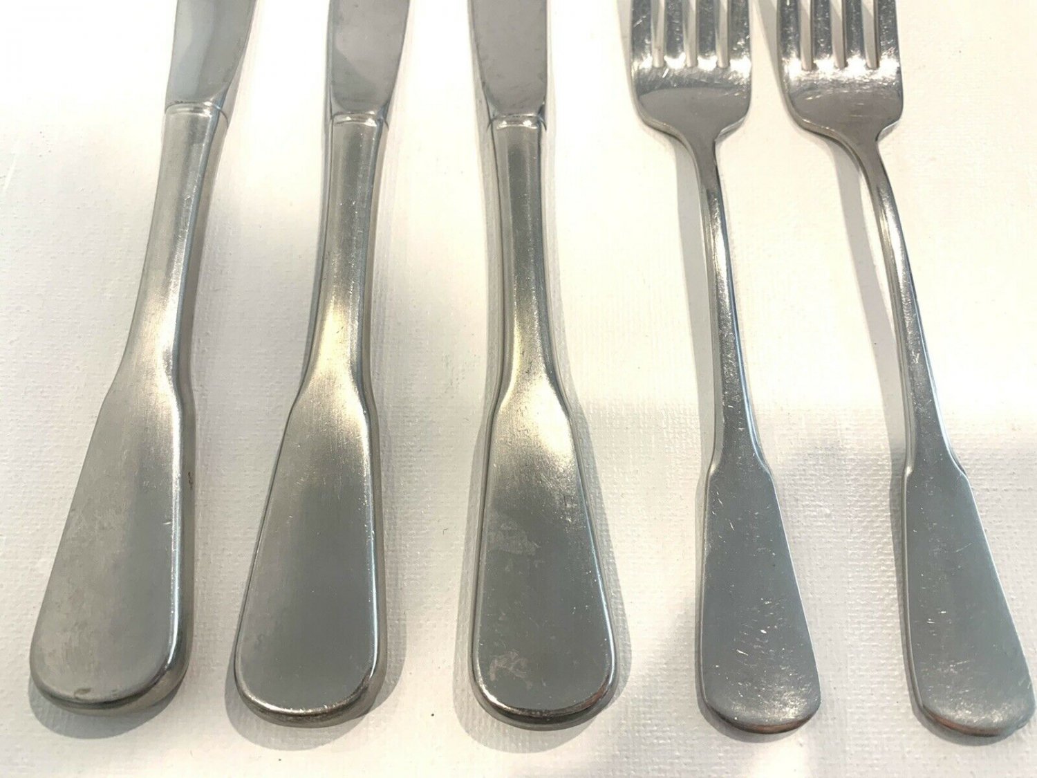 Oneida Colonial Boston Flatware Lot of 2 Salad Forks & 3 Dinner Knives