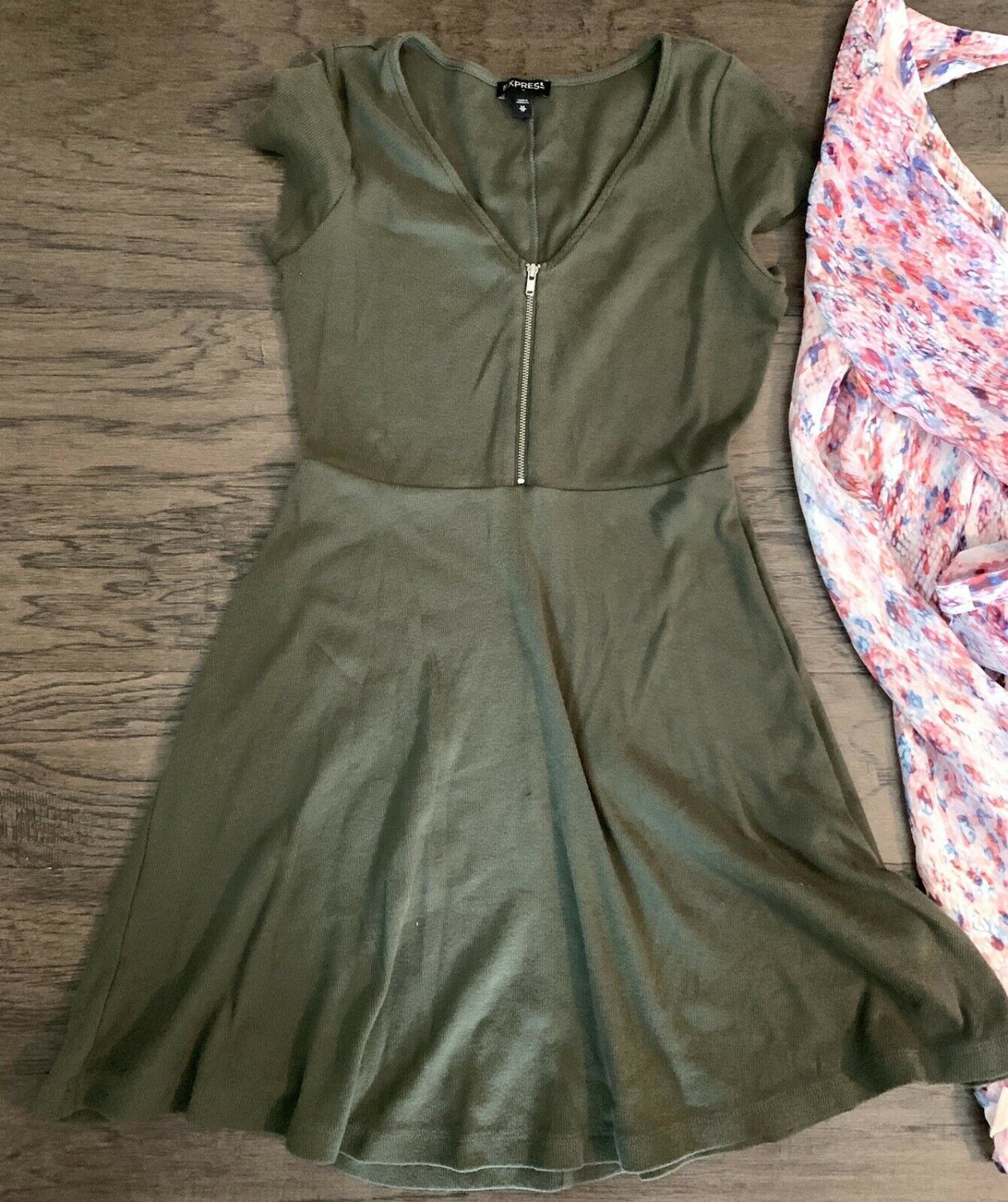 Women's Size XS Green and Multi-Colored Dresses and Orange and White ...
