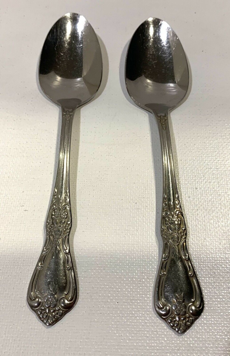 Oneida Distinction Deluxe Kennett Square Teaspoon Lot of 2