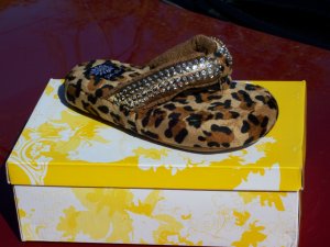 yellow box house slippers