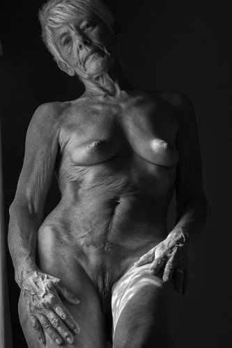 Naked Granny Photo