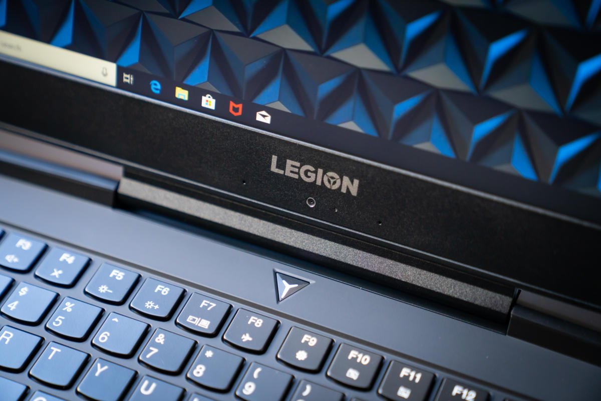 LENOVO LEGION Y7000 - 8GB DDR4 - 2 TB SSD
