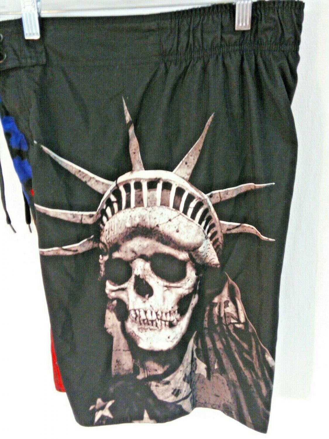 Joe Boxer Red Blue Black Board Swim Shorts Skull Motif Polyester Size M   EUC