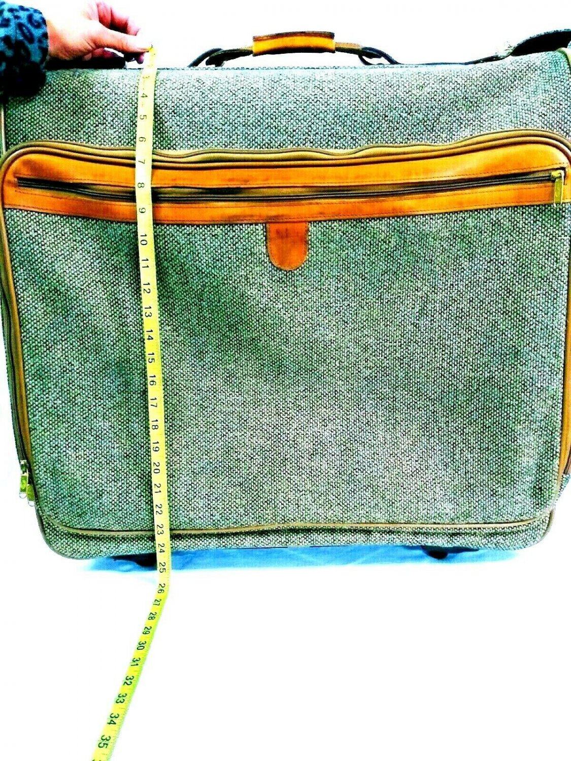 Hartmann 26" Tan Tweed Rolling Suitcase Clothing Rack Luggage Locks Strap Hanger