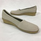 Grasshopper Wedge Slip On Shoes Womens 9 M Comfort Cushion EF50069 Tan