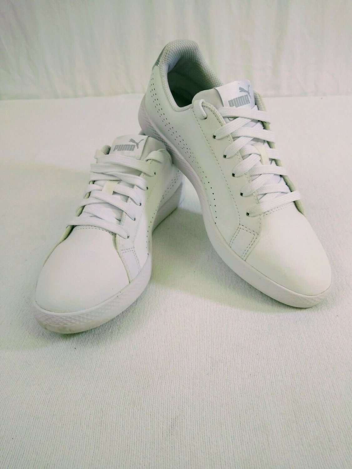 PUMA Classic White Leather Rubber Sloes Womens Soft Foam Shoes Size 5 VERY NICE