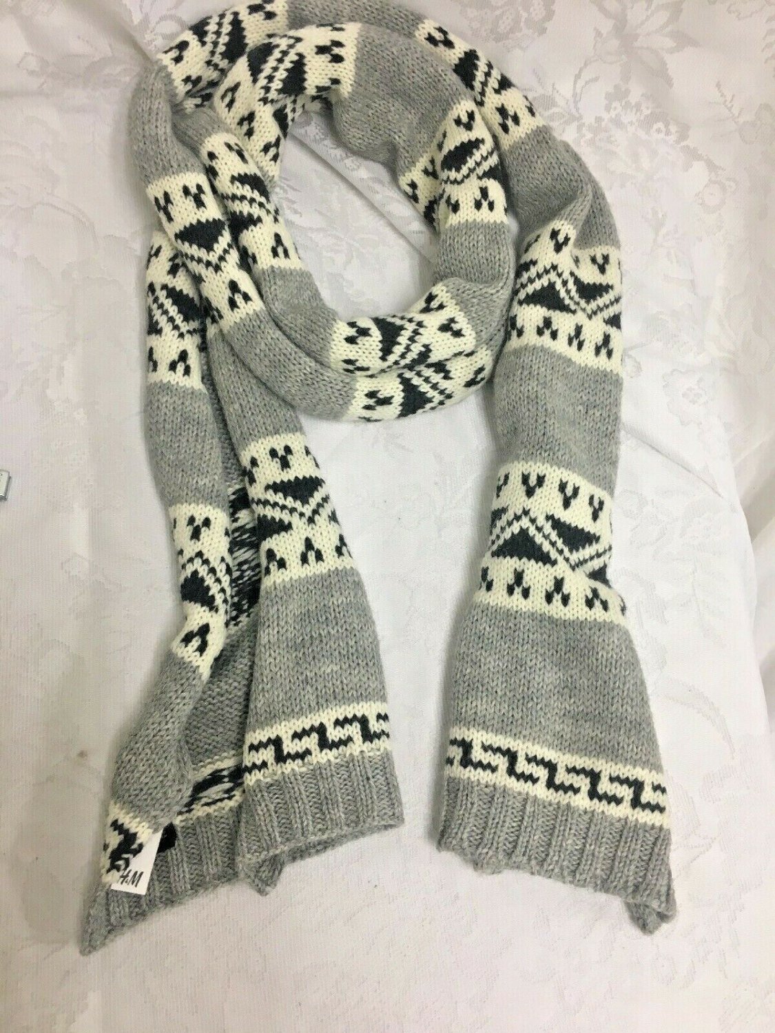 Wool Scarf H&M Winter Scarf 55% Wool Gray Tribal Womens Warm