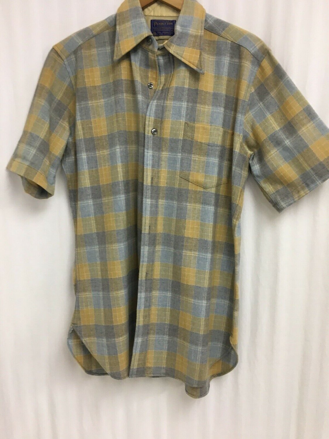 Pendleton Button Up Short Sleeve Shirt Mens Size Medium Pure Virgin Wool
