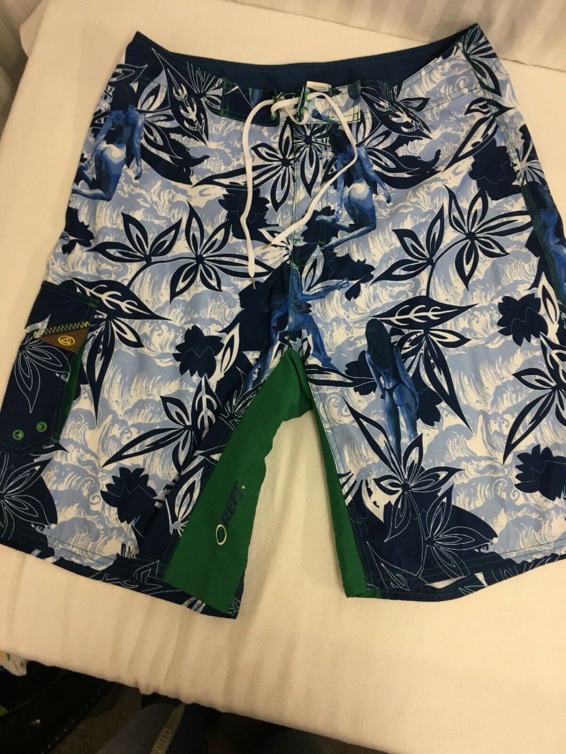 Reef Board Shorts Mens Size 36 Hawaiian Cargo Pocket Bikini Lady Surf Comb