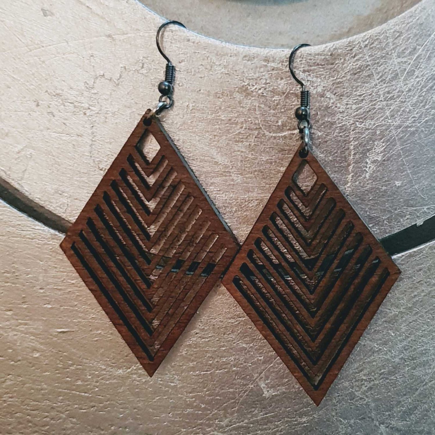 2pcs/lot dangle/wire-hook type wooden earrings (55mm x 40mm)
