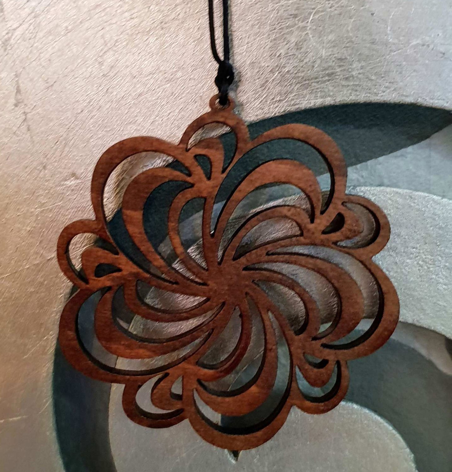 1pc/lot wooden pendant with leather strap (diam: 65mm)