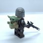 Mandalorian and Baby Yoda Star Wars Din Djarin and Grogu Minifigure Semut Toys