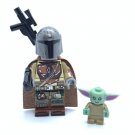 Mandalorian and Baby Yoda Star Wars Din Djarin and Grogu with Riflen) Minifigure Semut Toys