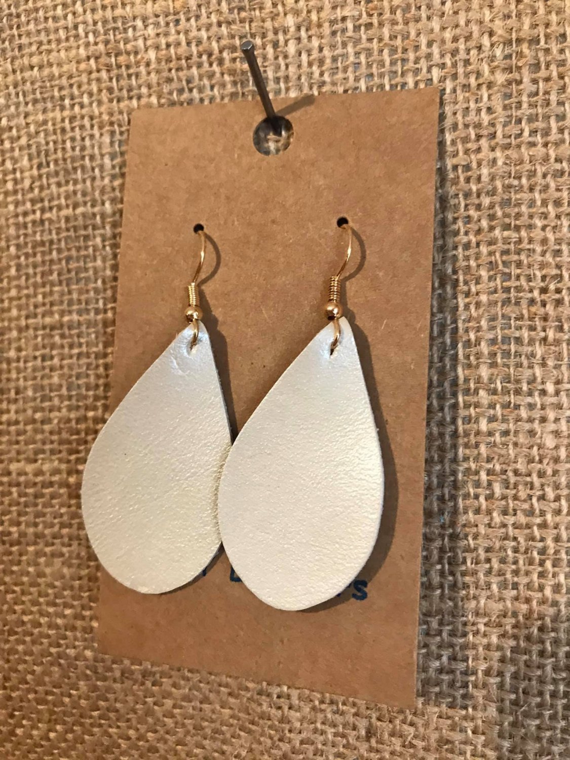 Small pearl finish earring
