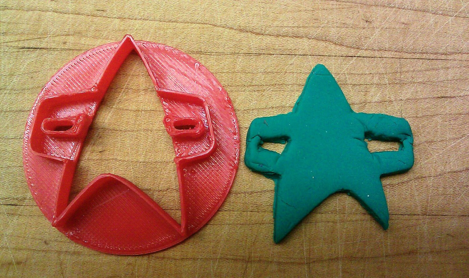 Set Di 5 Tagliabiscotti Star Trek Con Licenza Ufficiale - Forme: Enterprise, Federazione, Klingon, Phaser - Confezione Danneggiata