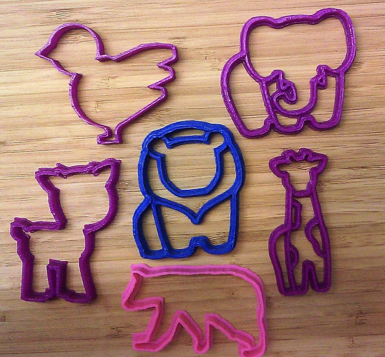 Animal Cookie Cutters: Lion, Giraffe, Elephant, Deer, Bear, Bird - 5 Sizes