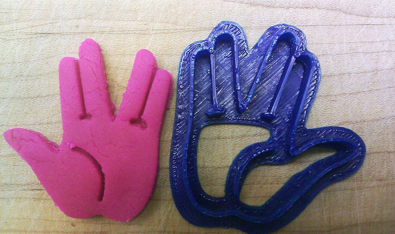 Star Trek Vulcan Salute Cookie Cutter - Choice of Sizes - 3D Printed Plastic