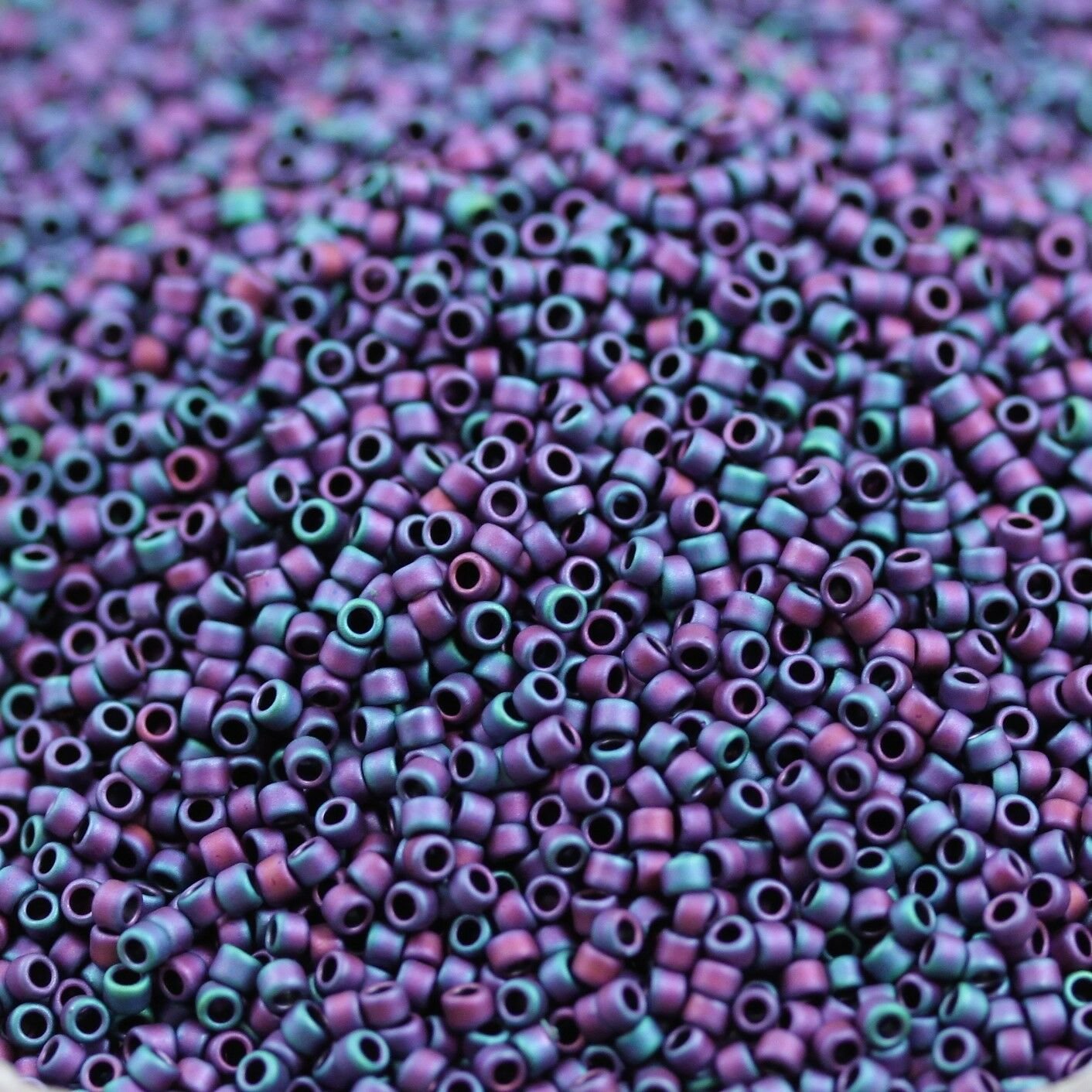 Wsini Japanese Rocailles Seed Beads Main Color Matte Blue Iris