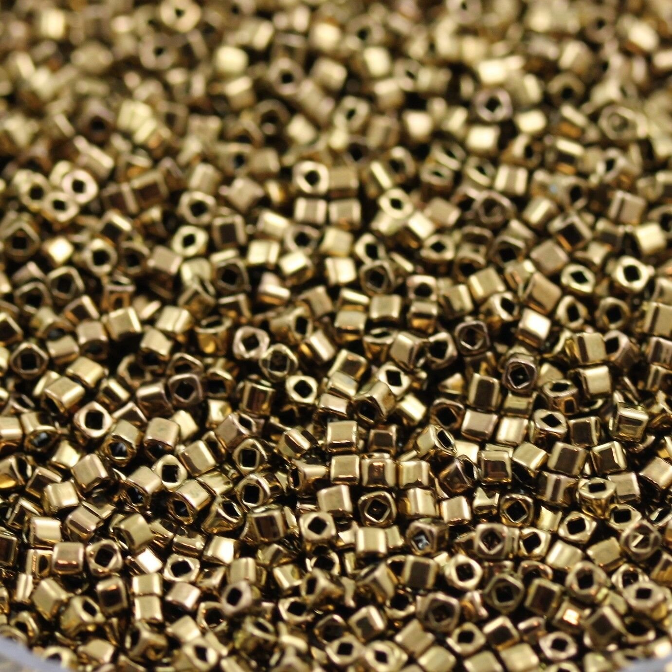 Wsini 1.5mm CUBES TOHO SEED BEADS Main Color Antique Bronze