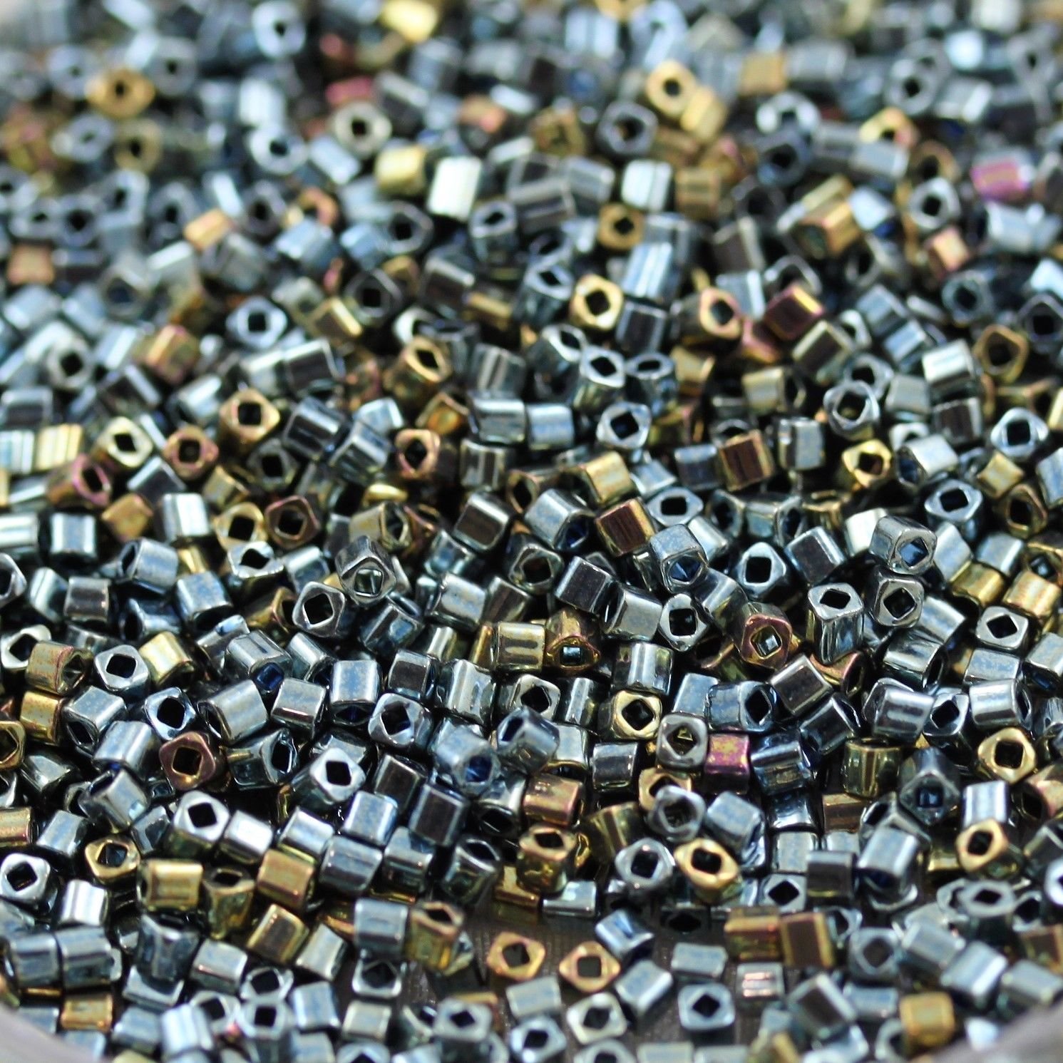 Wsini 1.5mm CUBES TOHO SEED BEADS Main Color Galvanized Blue Gold