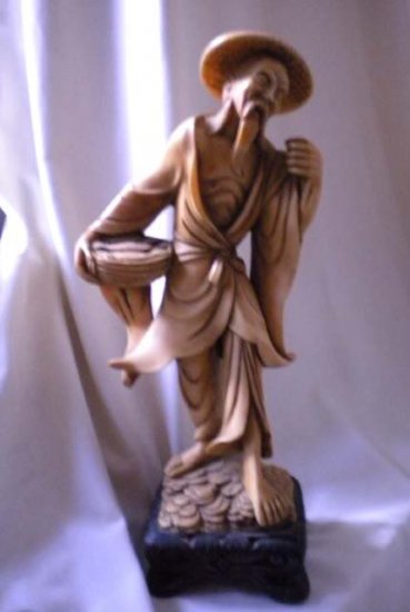 VINTAGE JAPANESE OR CHINESE FISHERMAN CARVED STATUE FIGURE