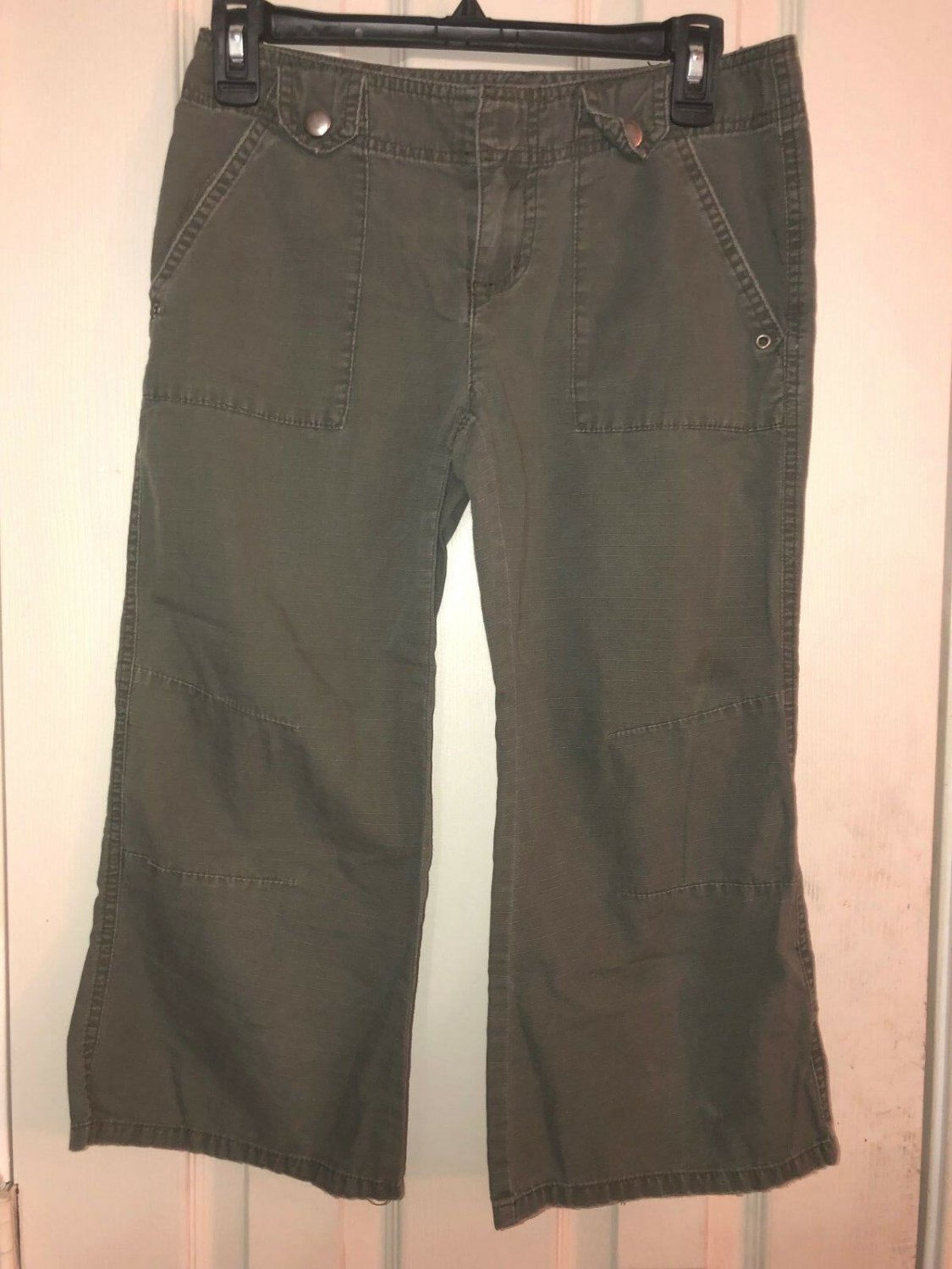SO Pants Junior 1 Green Capri Cropped Back Pocket Snap Button Wear It To Declare