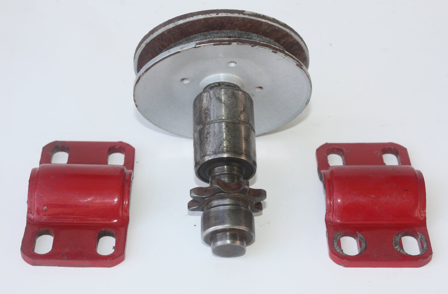 McLane OEM Jack Shaft 1053 with Pulley Sprocket And Housing for 20" Mower