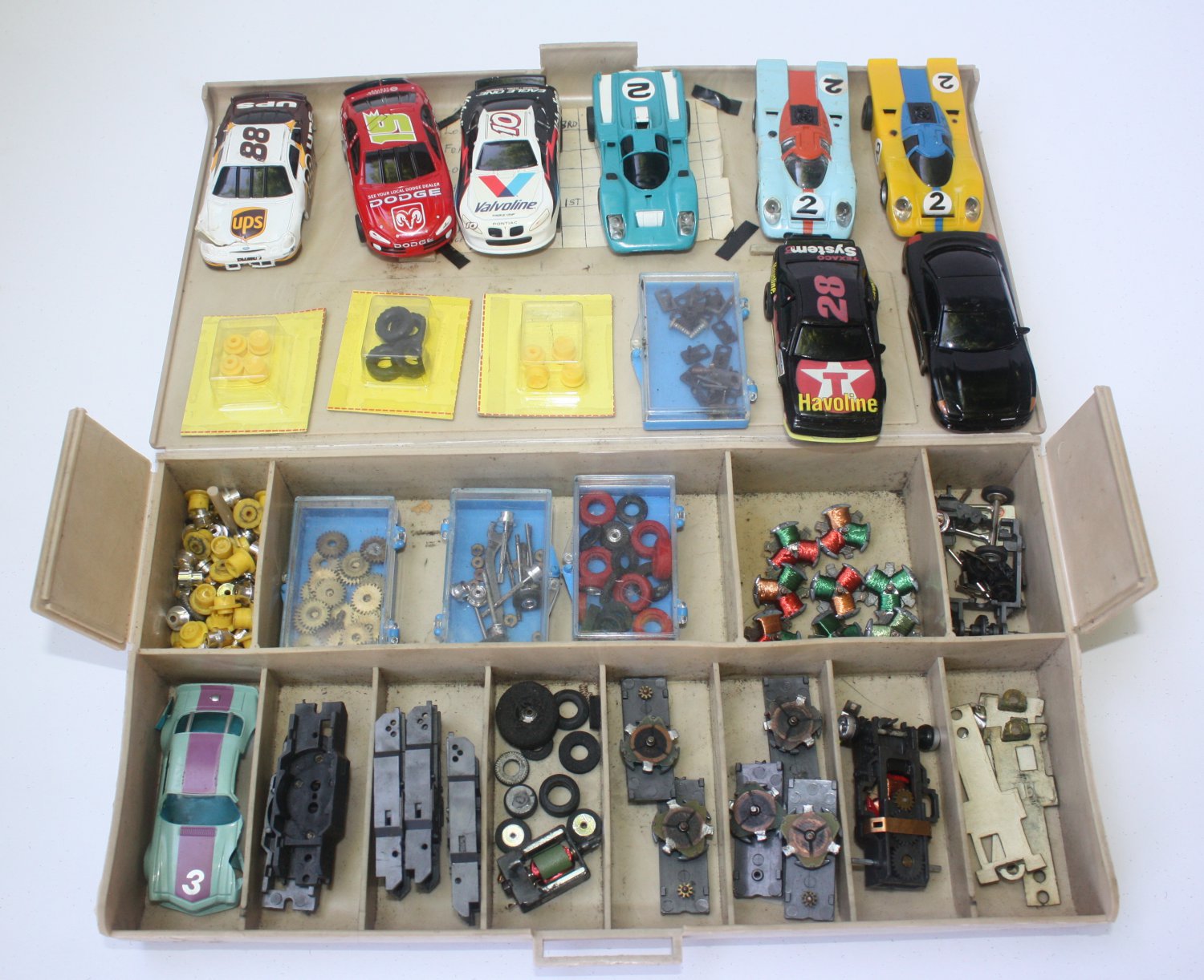AURORA AFX Slot Car Parts Pit Kit - Armatures , wheels , cars , axles, body