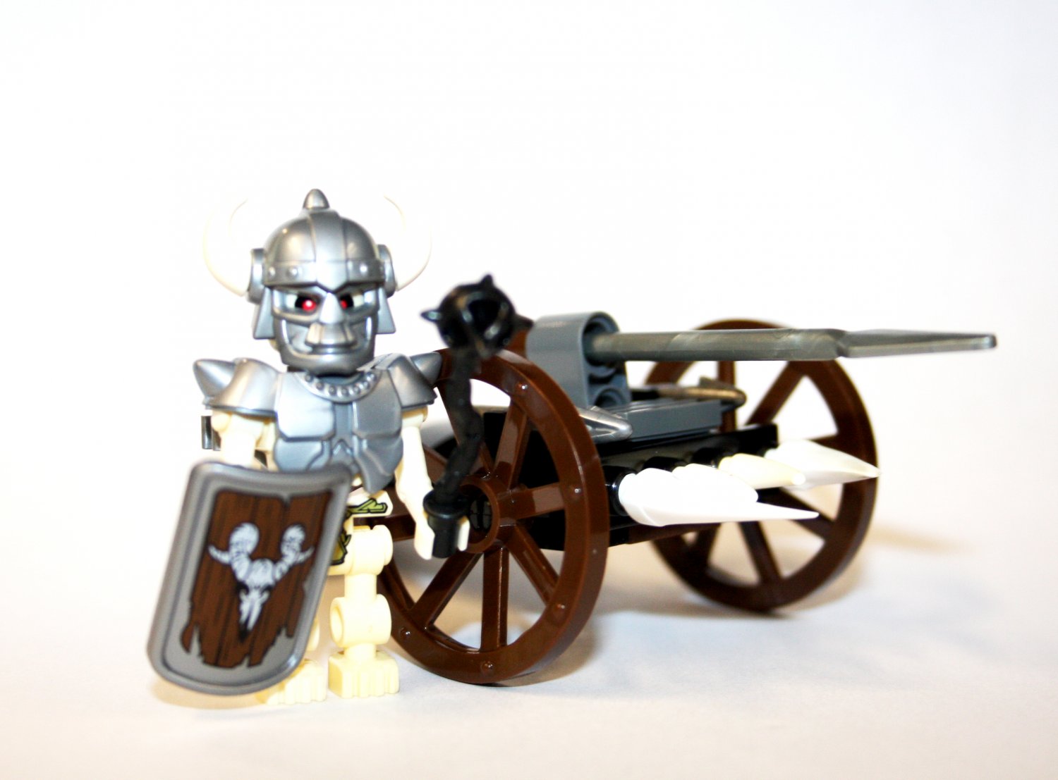 Skeleton Warrior with Ram Minifigure