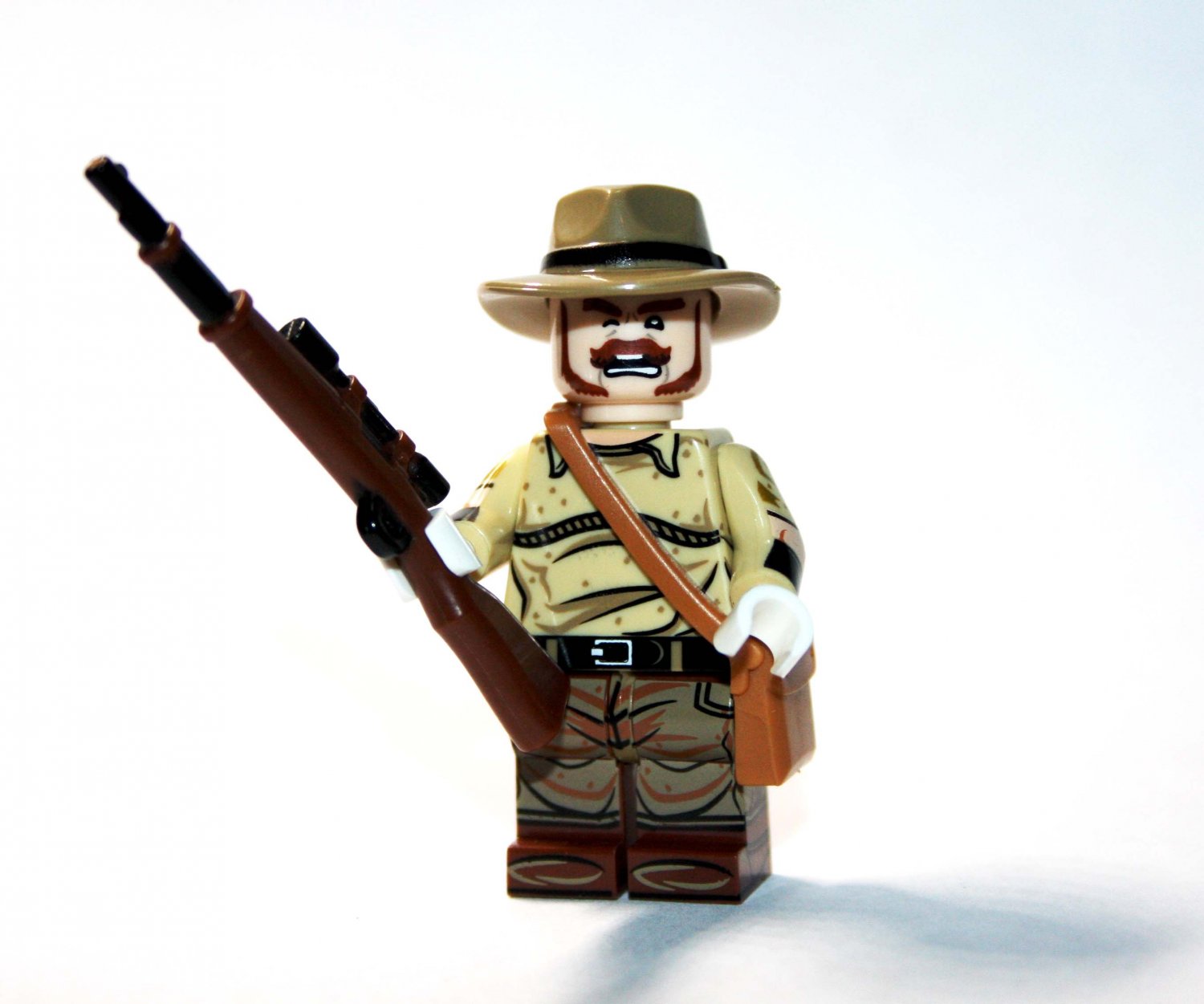 Explorer Big Game Hunter  Minifigure