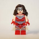 Wonder Woman  Red and White Outfit DC Comic Minifigure