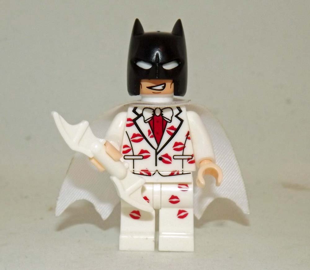 Batman Kiss suit DC Comics Minifigure!!