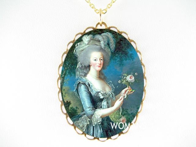 QUEEN MARIE ANTOINETTE ROSE PORCELAIN CAMEO NECKLACE