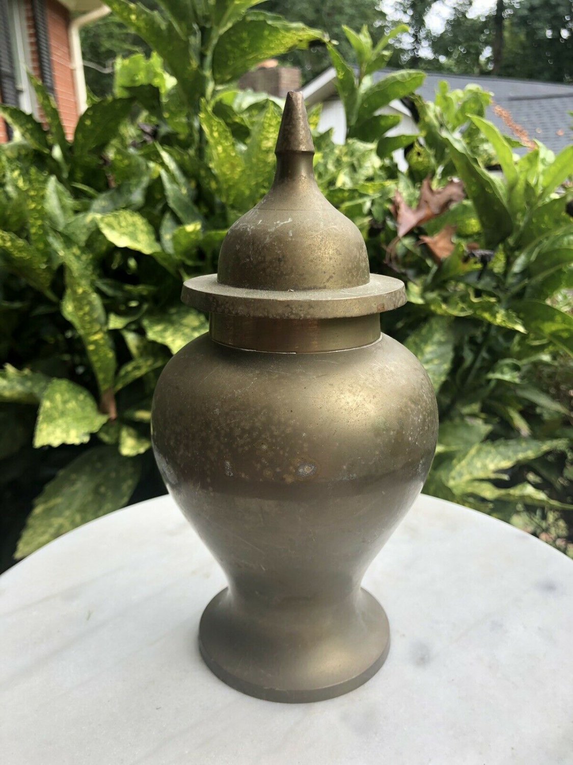 Antique Brass Urn 8&acirc;�� Tall