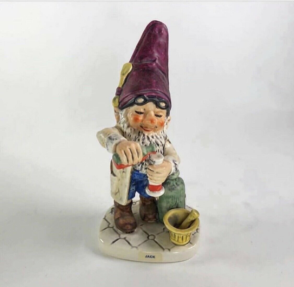 1972 Goebel West Germany Scientist Gnome Figure  7&acirc;�� x 4&acirc;�� x 3&acirc;��