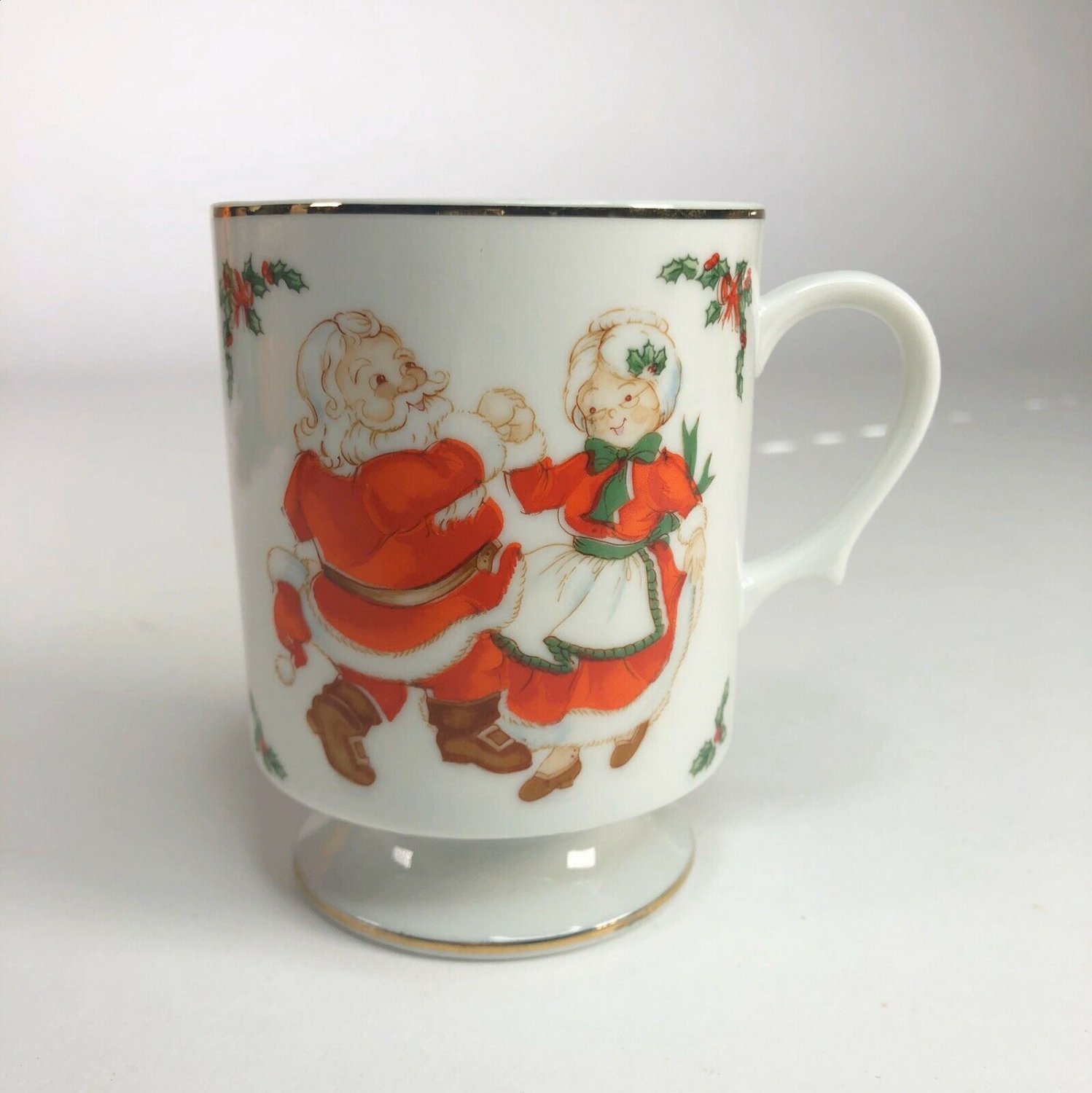 Lefton Santa and Mrs Claus Dancing Footed Mug Christmas Pedestal Coffee Cup 1314