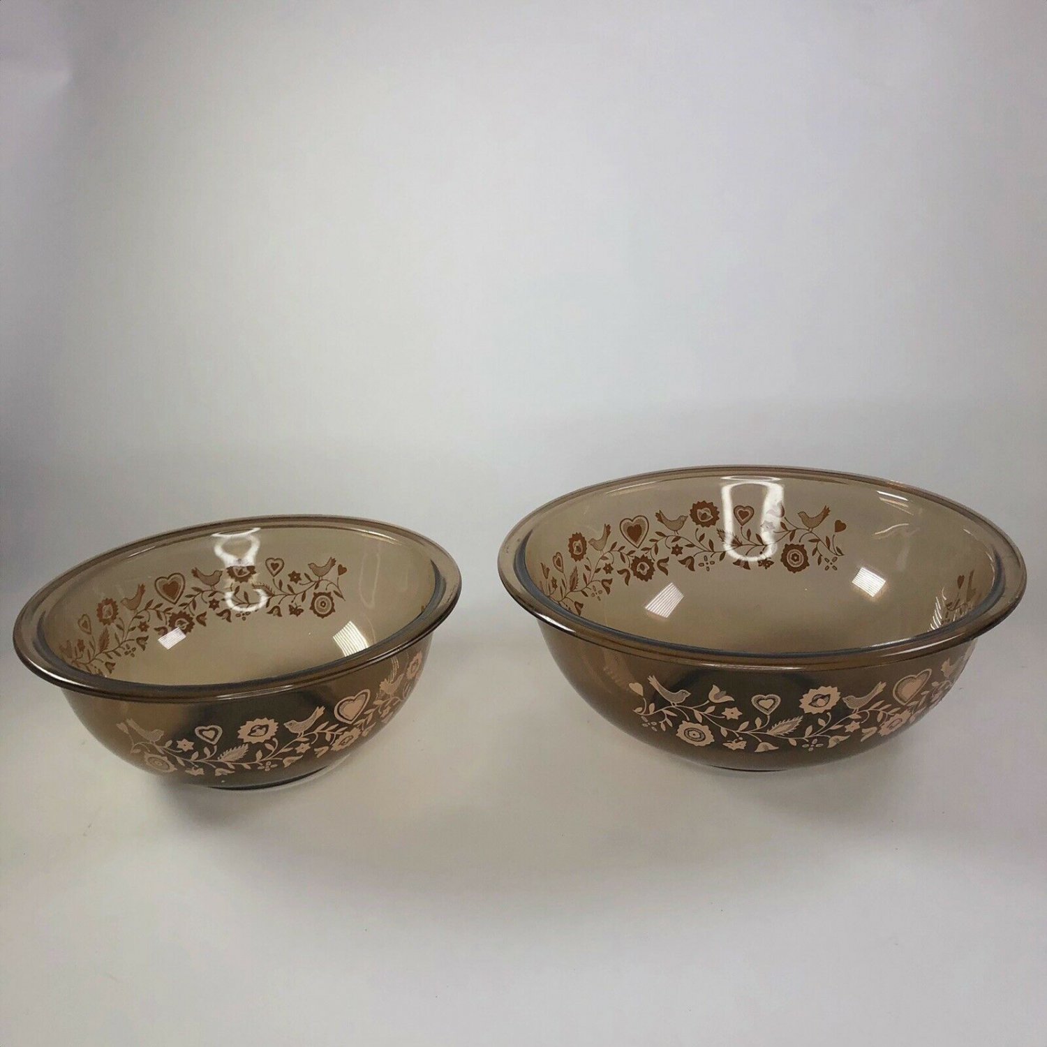 Vintage pyrex amber glass mixing bowls set of 2  Larger bowl measures 11&acirc;�� x 4&acirc;��