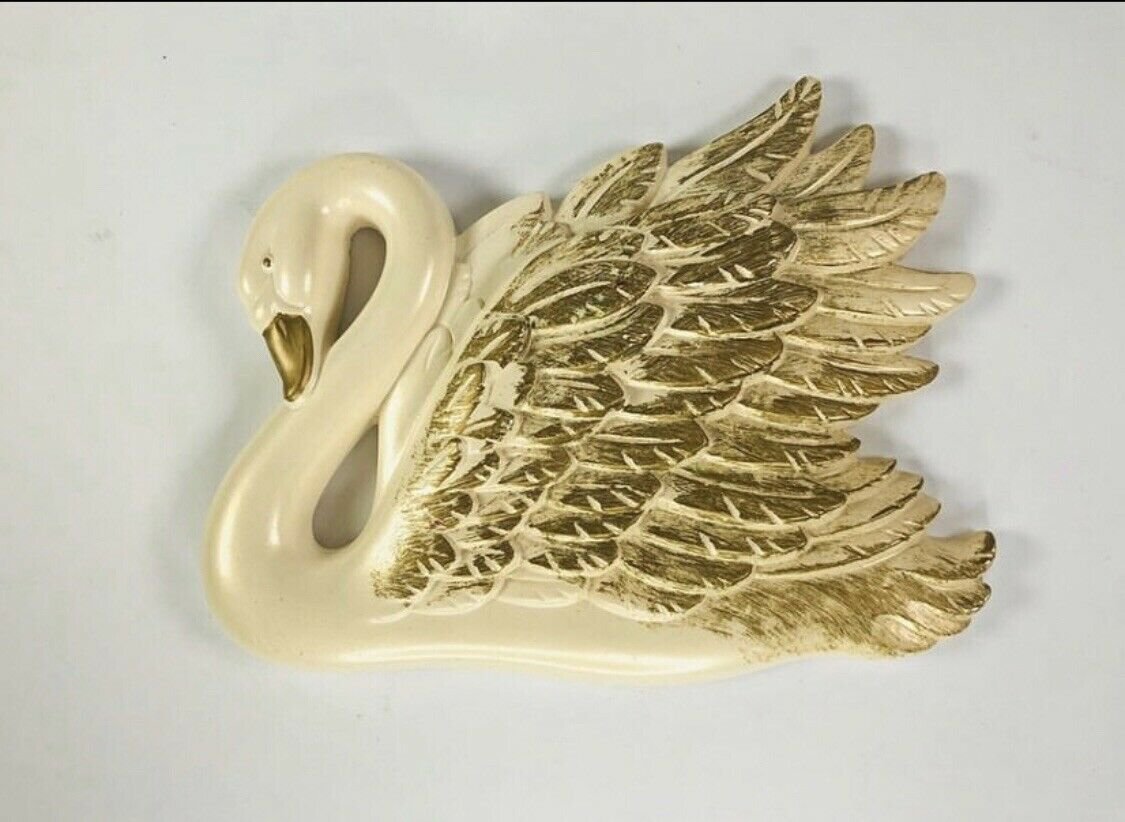1968 Miller Studio swan chalkware  10&acirc;�� x 7&acirc;��