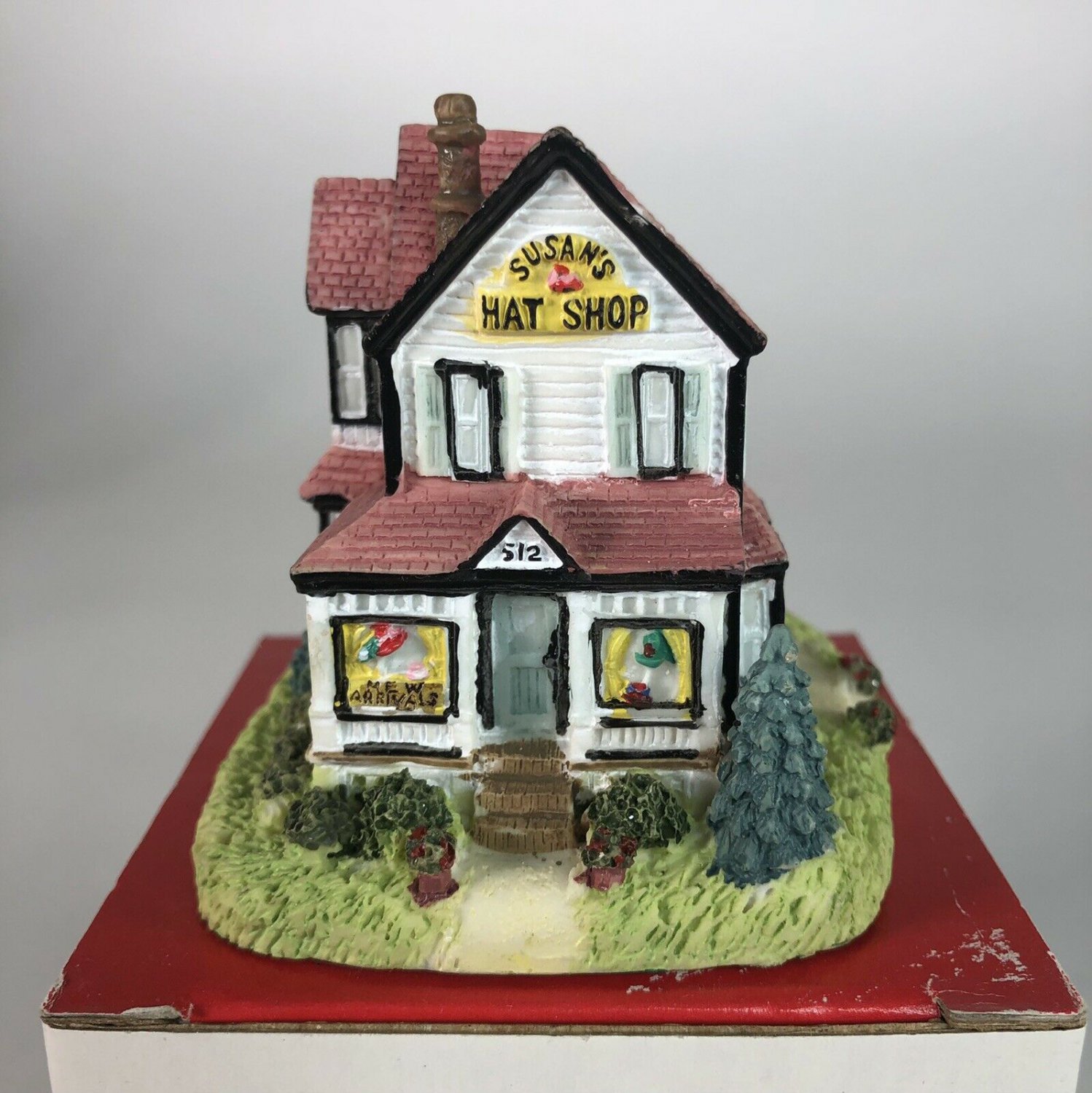 Liberty Falls Susan's Hat Shop AH127 1997 Americana Collection W/Box Collectible